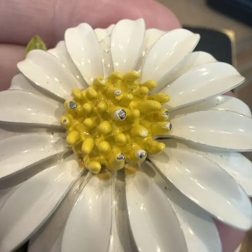 White Yellow Enamel Daisy Flower Brooch Pin Green Leaves 1.5 in Mod Retro